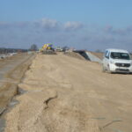 04.11.2025 596+750 DK-19 ustawianie krawężnika do obiektu WD-65