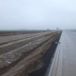 10.11.2025 591+500 ustawianie ogrodzenia str. lewa