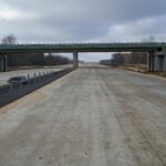 12 listopada km 600+600 nawierzchnia betonowa C35_45 i WD_68 powierzchniowe utrwalenie pasa rozdziału montaż barier li