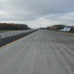 12 listopada km 601+500 nawierzchnia betonowa C35_45 powierzchniowe utrwalenie pasa rozdziału montaż barier linowych