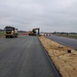 12 listopada km 610+700’ kruszywo C90_3  podbudowa AC22P i warstwa ścieralna SMA JL widok w kierunku odcinka IX