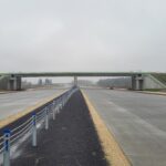 26 listopada km 603+600 nawierzchnia C35_45 i WD_70 powierzchniowe utrwalenie pasa rozdziału montaż barier linowych