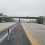 26 listopada km 606+900 nawierzchnia betonowa C35_45 i WD_73C powierzchniowe utrwalenie pasa rozdziału montaż barier l
