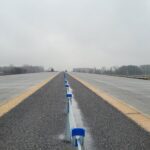 26 listopada km 608+300’ PZM_14A nawierzchnia betonowa C35_45 powierzchniowe utrwalenie pasa rozdziału montaż barier l