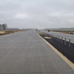 01 grudnia  km 604+400’ nawierzchnia betonowa C35_45 powierzchniowe utrwalenie pasa rozdziału montaż barier linowych