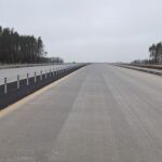 10 grudnia km 606+150 nawierzchnia betonowa C35_45 powierzchniowe utrwalenie pasa rozdziału montaż barier linowych