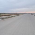 17 grudnia km 603+600’ nawierzchnia betonowa C35_45 powierzchniowe utrwalenie pasa rozdziału montaż barier linowych do kolumn