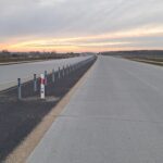 17 grudnia km 604+400 nawierzchnia betonowa C35_45 powierzchniowe utrwalenie pasa rozdziału montaż barier linowych