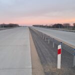 17 grudnia km 608+300’ PZM_14A nawierzchnia betonowa C35_45 powierzchniowe utrwalenie pasa rozdziału montaż barier lin