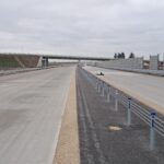 22 grudnia km 602+900’ nawierzchnia betonowa C35_45 i WD_69A powierzchniowe utrwalenie pasa rozdziału montaż barier li