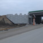 22.12.2025 591+100 PZGs-58 montaż i zasypka ściany oporowej str. północna