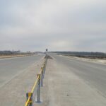 29 grudnia km 604+400 nawierzchnia betonowa C35_45 powierzchniowe utrwalenie pasa rozdziału montaż barier linowych