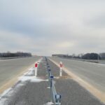 29 grudnia km 608+300’ PZM_14A nawierzchnia betonowa C35_45 powierzchniowe utrwalenie pasa rozdziału montaż barier lin