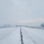 07 stycznia km 598+200 nawierzchnia C35_45 powierzchniowe utrwalenie pasa rozdziału i montaż barier linowych widok w ki