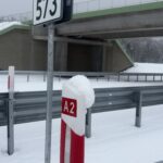 28.01.2026 Słupki kilometrażowe w ciągu trasy głównej km 573+000