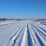 03 lutego km 610+700’ warstwa ścieralna SMA11 budowa poboczy i pasa rozdziału widok w kierunku odcinka IX