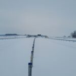 10 lutego km 598+200 nawierzchnia C35_45 powierzchniowe utrwalenie pasa rozdziału i montaż barier linowych widok w kierunk