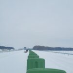 10 lutego km 598+200’ nawierzchnia betonową C35_45 montaż barier linowych i stalowych częściowe oznakowanie poziome jezdni