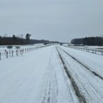 18 lutego km 599+700 wykonano nawierzchnię C35_45 pas rozdziału pobocza i urządzenia BRD całość w śnieżnej szacie