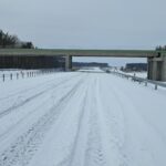 18 lutego km 606+900 WD_73C wykonano nawierzchnię C35_45 pas rozdziału pobocza i urządzenia BRD całość w śnieżnej szacie