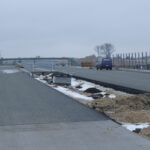 23.02.2026 582+400 PZDs-51A widok - montaż słupów ekranów