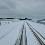 25 lutego km 598+200 wykonano nawierzchnię C35_45 pas rozdziału pobocza i urządzenia BRD całość w śnieżnej szacie   widok