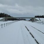 25 lutego km 606+900 WD_73C wykonano nawierzchnię C35_45 pas rozdziału pobocza i urządzenia BRD całość w śnieżnej szacie