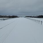 25 lutego km 608+300’ PZM_14A wykonano nawierzchnię C35_45 pas rozdziału pobocza i urządzenia BRD całość w śnieżnej szacie