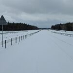 25 lutego km 608+300 wykonano nawierzchnię C35_45 pas rozdziału pobocza i urządzenia BRD całość w śnieżnej szacie