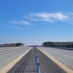 10 marca km 605+300’ nawierzchnia betonowa C35_45 powierzchniowe utrwalenie pasa rozdziału montaż barier linowych