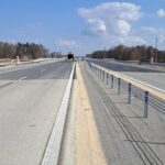 19 marca km 599+700’ nawierzchnia bitumiczna na  PZM-13L(L, P) powierzchniowe utrwalenie pasa rozdziału bariery linowe i