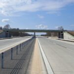 19 marca km 600+600 nawierzchnia betonowa C35_45 i WD_68 powierzchniowe utrwalenie pasa rozdziału bariery linowe i stalo