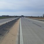 25 marca km 598+200 nawierzchnia C35_45 kompletny pas rozdziału bariery linowe i stalowe oznakowanie poziome i pionowe w