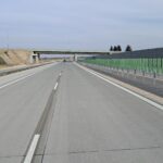 25 marca km 602+900’ nawierzchnia betonowa C35_45 i WD_69A kompletny pas rozdziału bariery linowe i stalowe oznakowanie