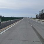 25 marca km 602+900 nawierzchnia betonowa C35_45 kompletny pas rozdziału bariery linowe i stalowe oznakowanie poziome i