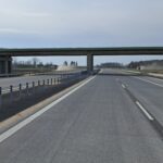 25 marca km 603+600 nawierzchnia C35_45 i WD_70 kompletny pas rozdziału bariery linowe i stalowe oznakowanie poziome i p