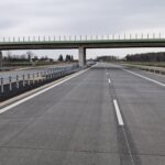 01 kwietnia km 603+600 nawierzchnia C35_45 i WD_70 kompletny pas rozdziału bariery linowe i stalowe oznakowanie poziom