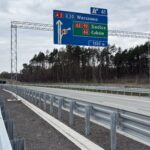 01.04.2026 Tablica informacyjna w ciagu trasy głównej km 572+450