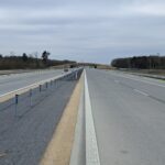 15_04_26 km 599+700 nawierzchnia betonowa C35_45 wykonano urządzenia BRD oznakowanie poziome i pionowe