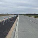 15_04_26 km 604+400 nawierzchnia betonowa C35_45 wykonano urządzenia BRD oznakowanie poziome i pionowe