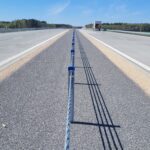 22.04.26 km 608+950 nawierzchnia betonowa C35_ wykonano urządzenia BRD oznakowanie poziome i pionowe