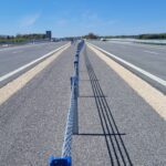 22.04.26 km 610+050 uciąglenie nawierzchni bitumicznej na WA_74 wykonano urządzenia BRD oznakowanie poziome i pionowe