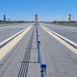 22.04.26 km 610+700’ warstwa ścieralna SMA11 wykonano urządzenia BRD oznakowanie poziome i pionowe widok w kierunku odcinka IX