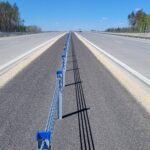 27.04.26 km 606+150 nawierzchnia betonowa C35_ wykonano urządzenia BRD oznakowanie poziome i pionowe