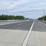 07_05_26 km 599+700’ nawierzchnia bitumiczna na  PZM-13L(L, P) wykonano urządzenia BRD oznakowanie poziome i pionowe