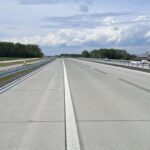 07_05_26 km 601+500 nawierzchnia betonowa C35_45 wykonano urządzenia BRD oznakowanie poziome i pionowe