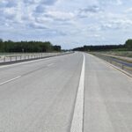 07_05_26 km 606+900’ nawierzchnia betonowa C35_45 wykonano urządzenia BRD oznakowanie poziome i pionowe