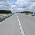 13_05_26 km 601+500 nawierzchnia betonowa C35_45 wykonano urządzenia BRD oznakowanie poziome i pionowe