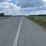 13_05_26 km 604+400’ nawierzchnia betonowa C35_45 wykonano urządzenia BRD oznakowanie poziome i pionowe