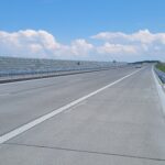 20.05.26 km 601+500’ nawierzchnia betonowa C35_45 wykonano urządzenia BRD oznakowanie poziome i pionowe ekrany akustyczne